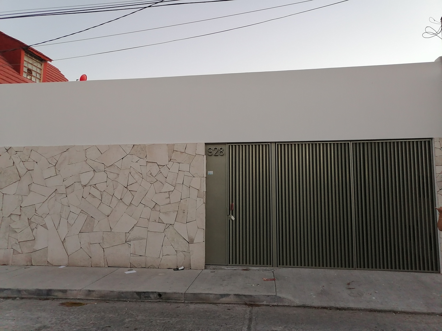 <span style="font-weight: bold;">CASA EN RENTA ANUAL MAZATLAN&nbsp; ZONA CERCA DEL ESTADIO DE BEISBOL DE LOS VENADOS $18,000.00 MENSUALES</span>